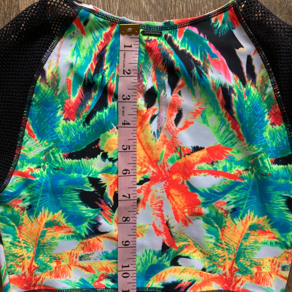 Volcom Size Xs Mesh Hawaiian Print Rash Guard - image 6